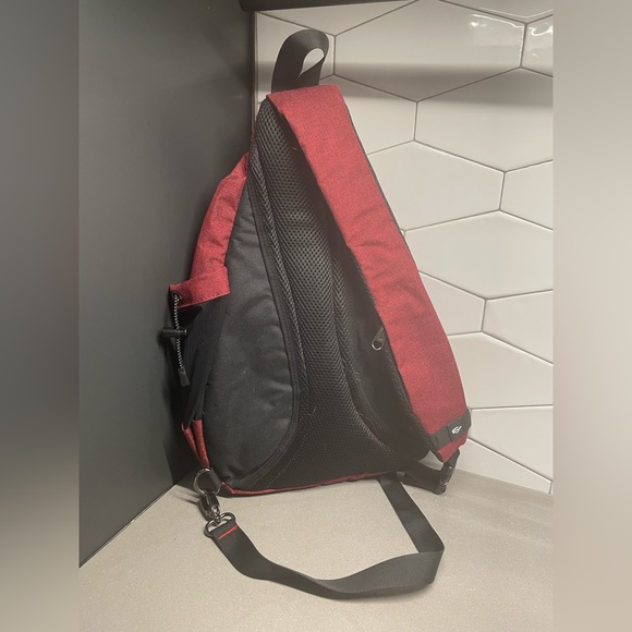 Lightweight Crossbody Sling Bag - Picture 4 of 10